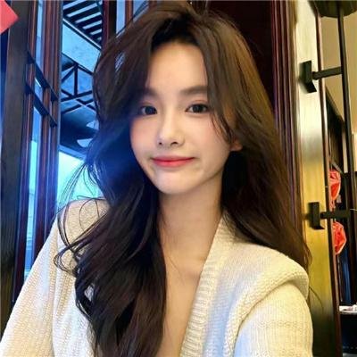 裹头巾的女人